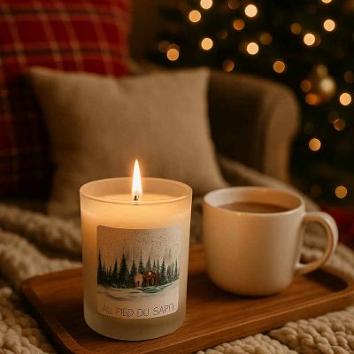 Bougie Au Pied du sapin (180gr) 🎄
